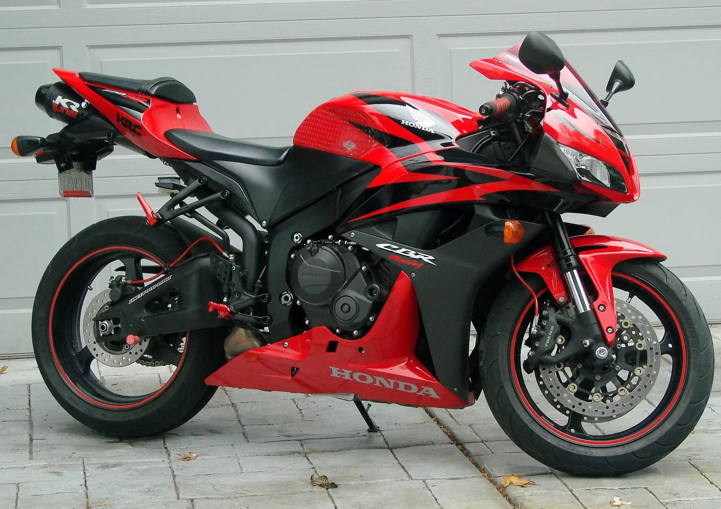 2007-2008-Honda-CBR600RR-Black-Red