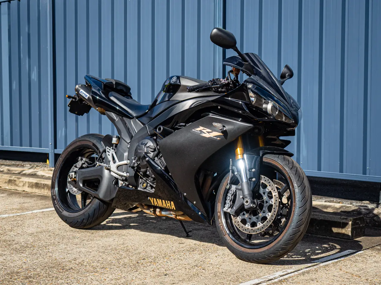 2008-Yamaha-YZF-R1-Raven-Black