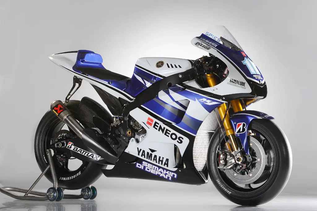 2009-2011-Yamaha-R1-YZR-M1-2012-MotoGP-Livery