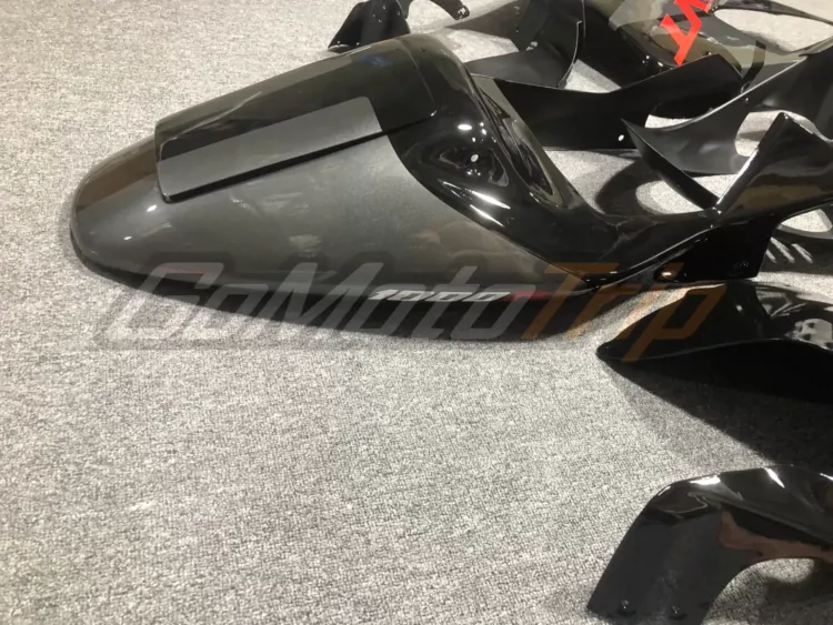 Honda-RC51-RVT1000R-Black-Silver-Fairing-Kit-4