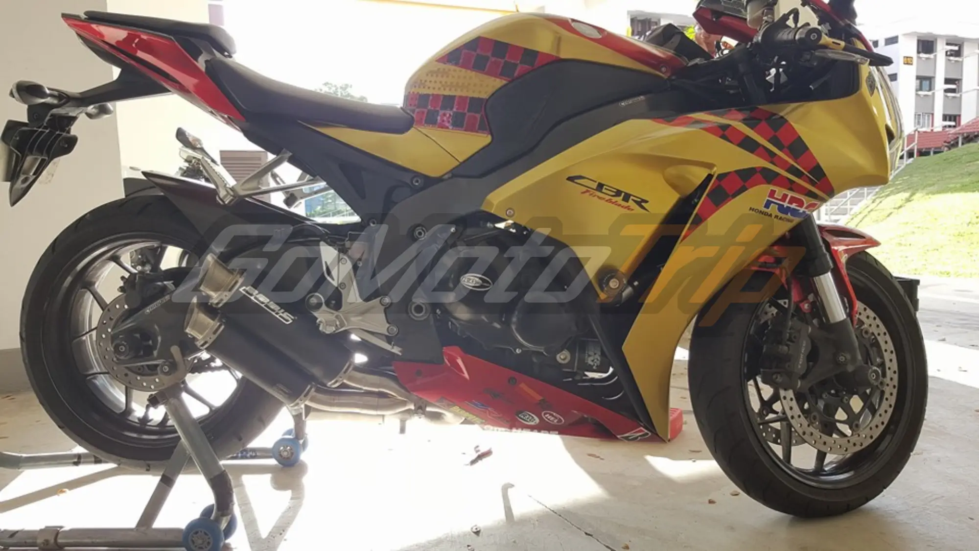 2012-2016-Honda-CBR1000RR-Gold-Red-Fairing-6