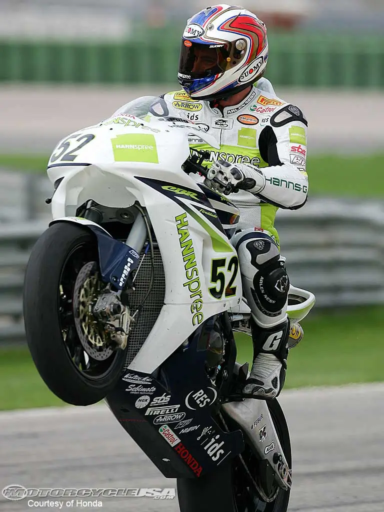 2006-2007-Honda-CBR1000RR-James-Toseland-52