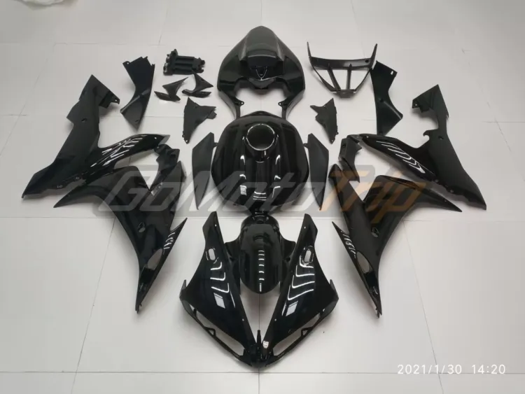 2004-2006-Yamaha-YZF-R1-Glossy-Black-Fairing-16