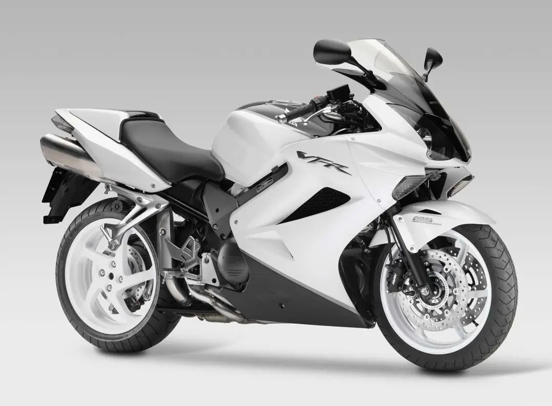 2011-Honda-VFR800-White