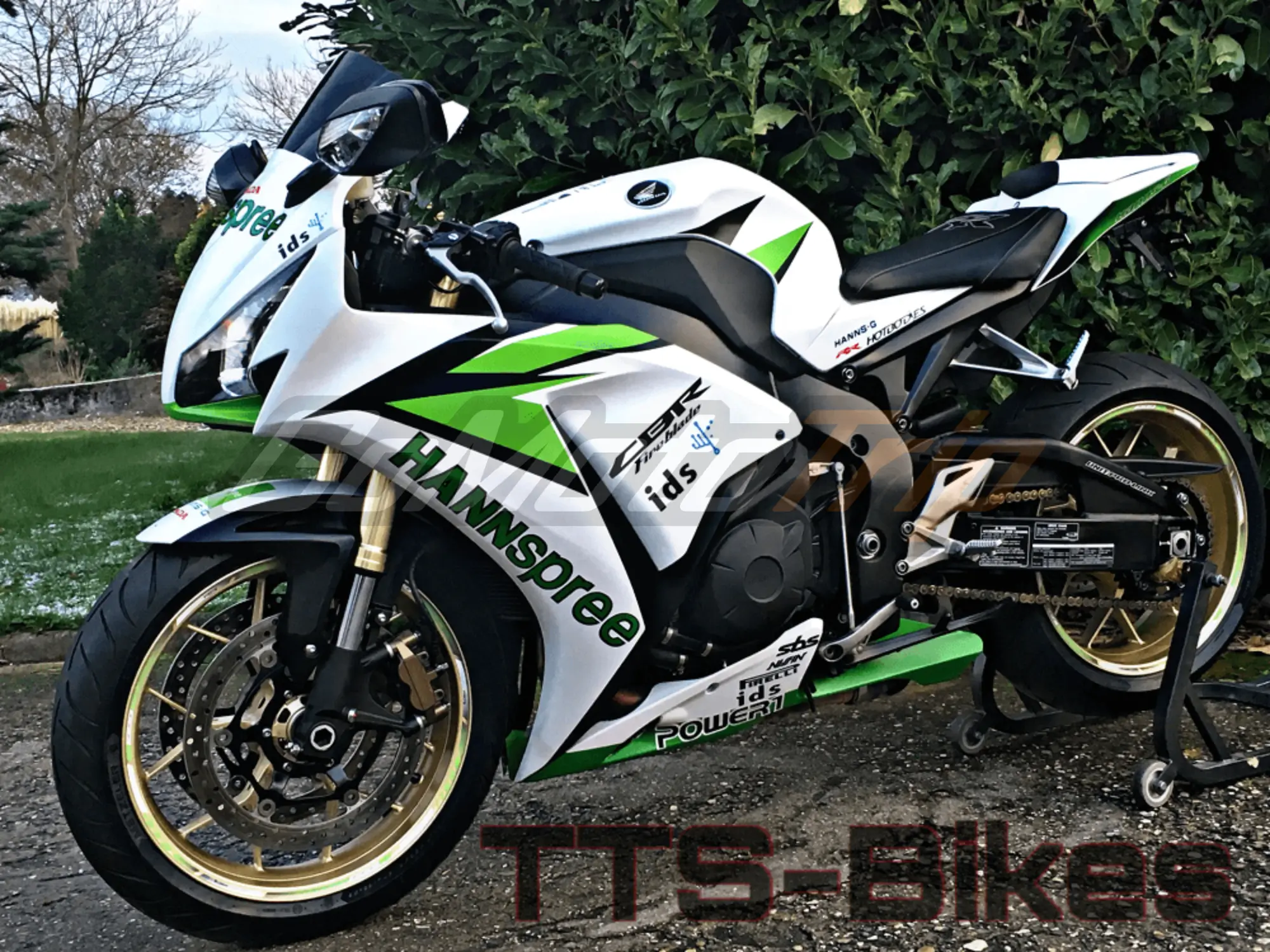 Rider-Review-TT-BIKE-CBR1000RR-HANNspree-Fairing-3