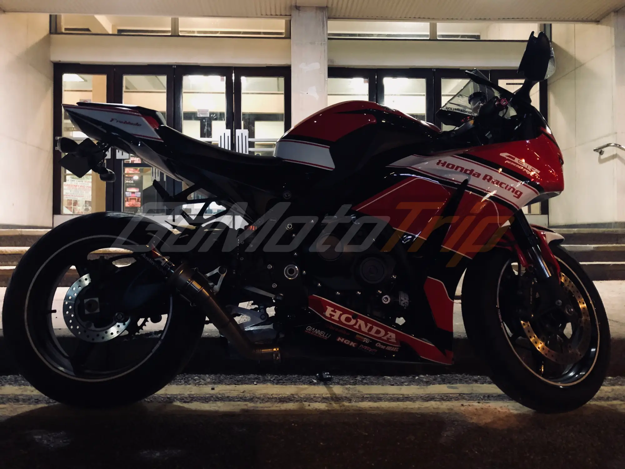 Rider-Review-Denes-CBR1000RR-Fairing-7