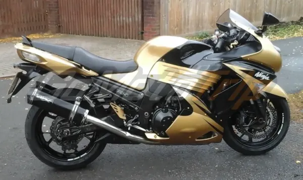 2006-2011 ZX-14R Black Gold Fairing