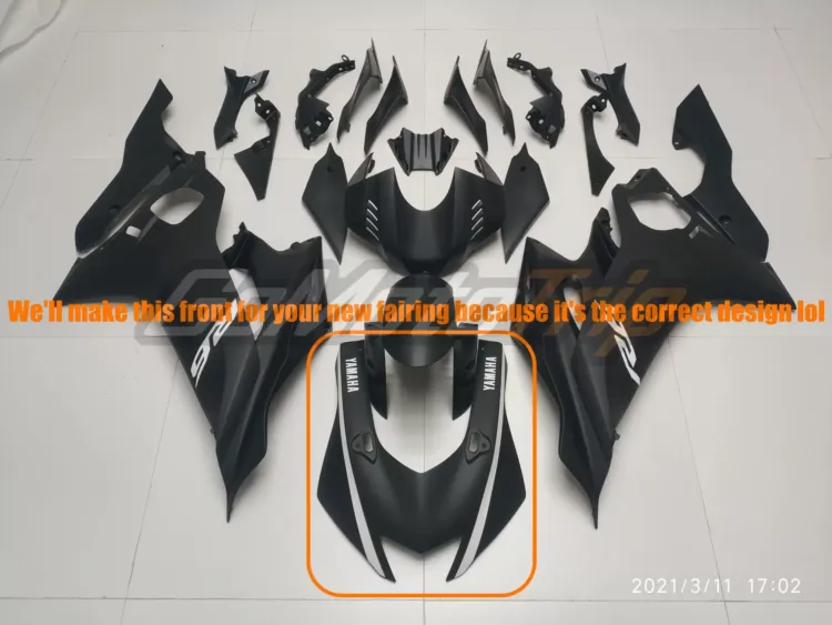 2017-Yamaha-YZF‑R6-Black-Fairing-27