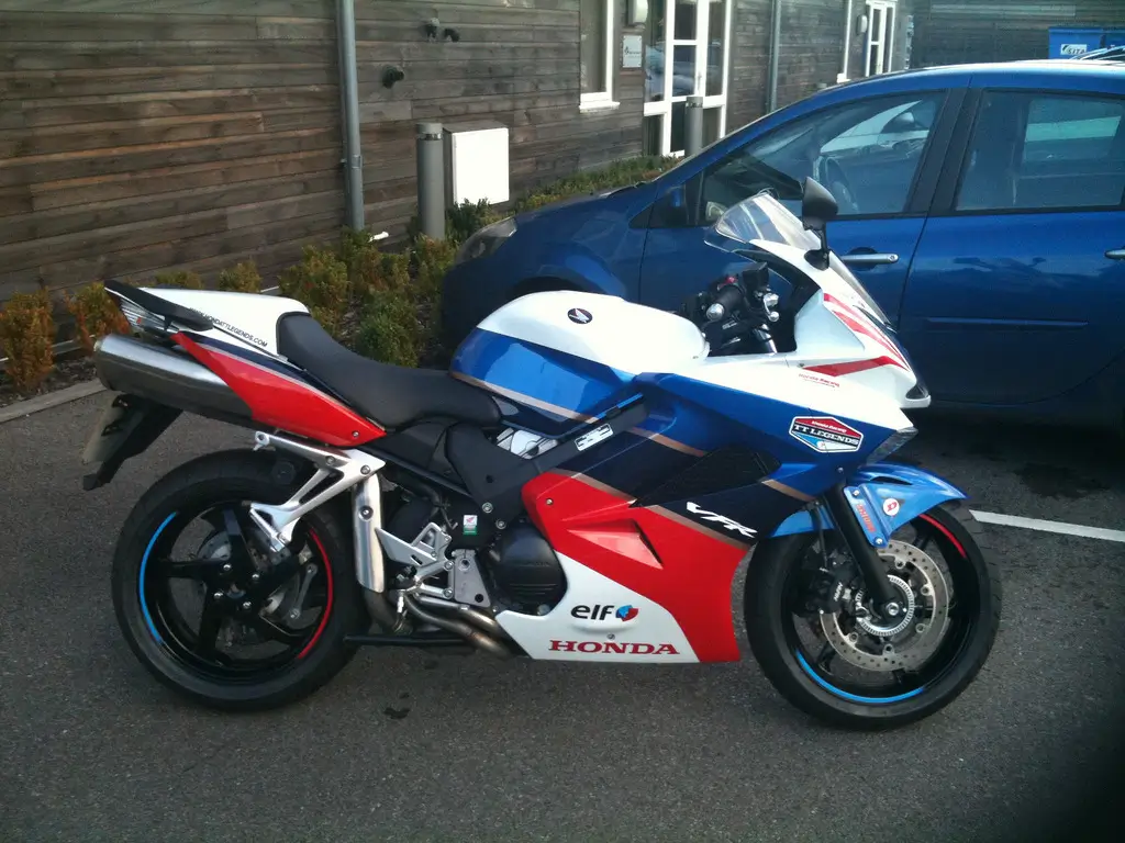 2002-2013-Honda-VFR800-TT-Legend