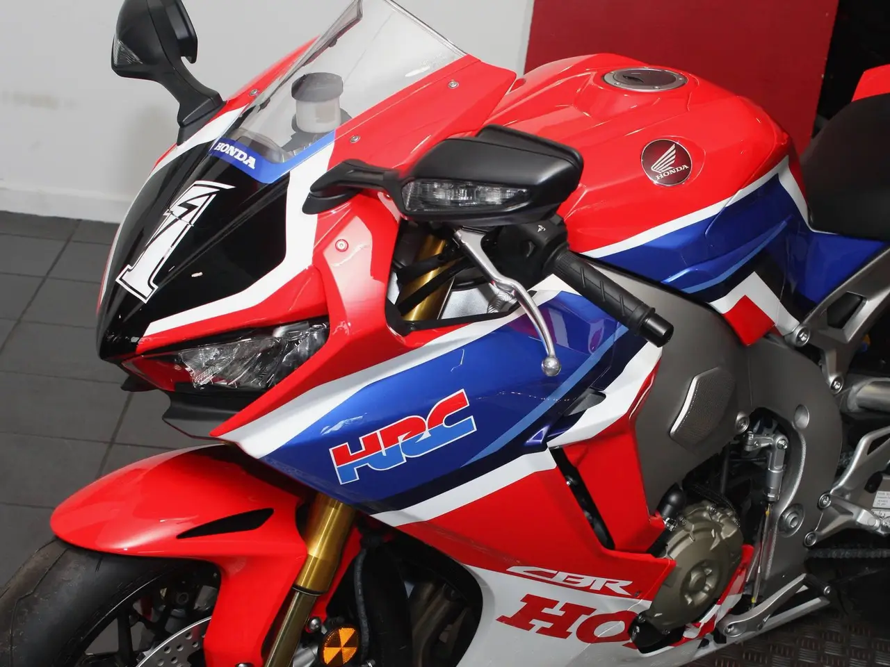 2017-2020-Honda-CBR1000RR-CBR1000RRW-Endurance-Edition-3