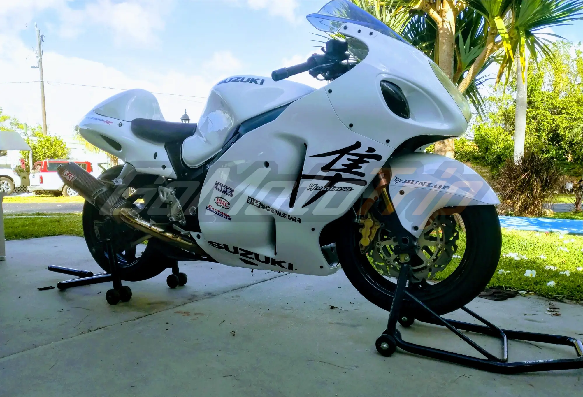 Rider-Review-63381-Suzuki-Hayabusa-Fairing-2