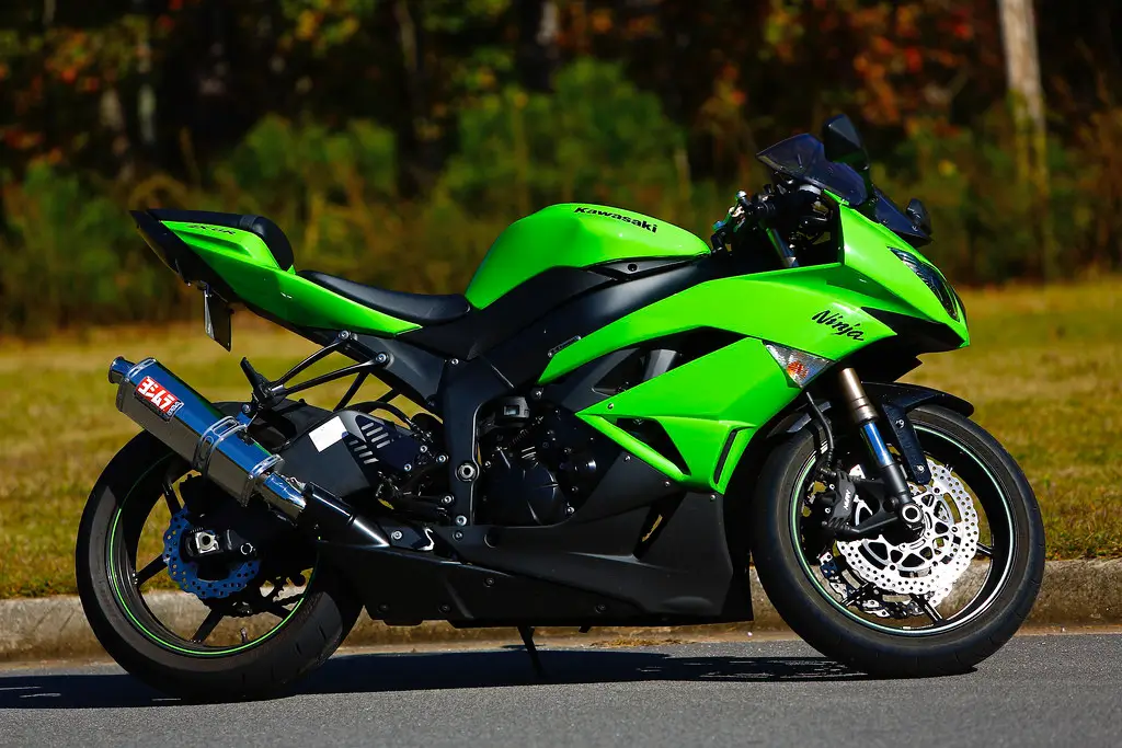 2009-Kawasaki-Ninja-ZX-6R-Lime-Green