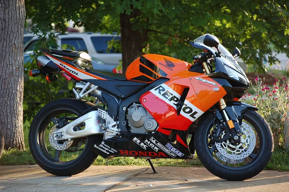 2005-2006-Honda-CBR600RR-Classic-REPSOL