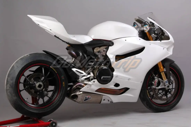 Ducati 899 1199 Panigale Race Bodywork On The Bike 3