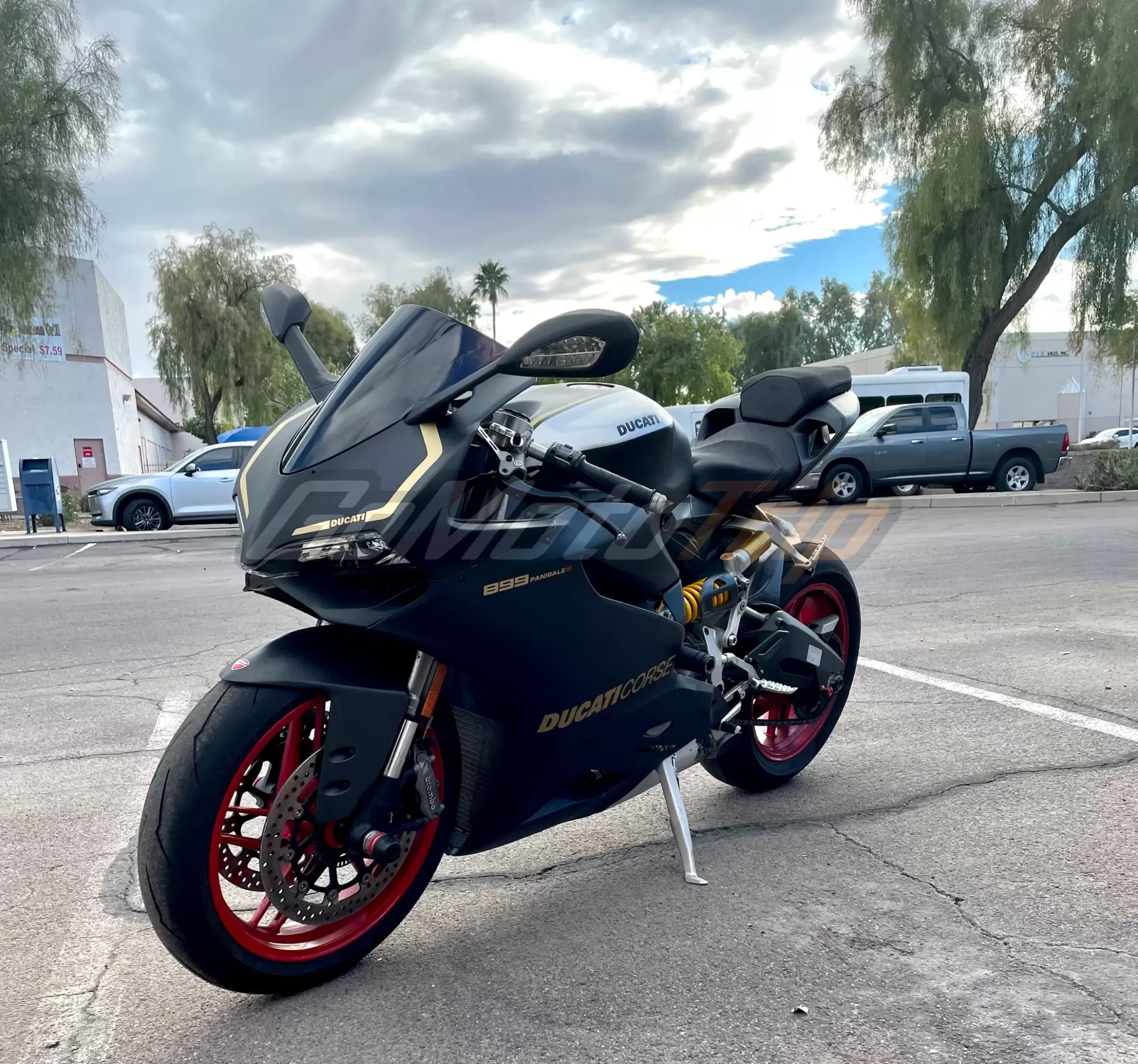 Rider-Review-131499-Bradley-Ducati-899-PANIGALE-S-Black-Fairing-1-scaled-scaled