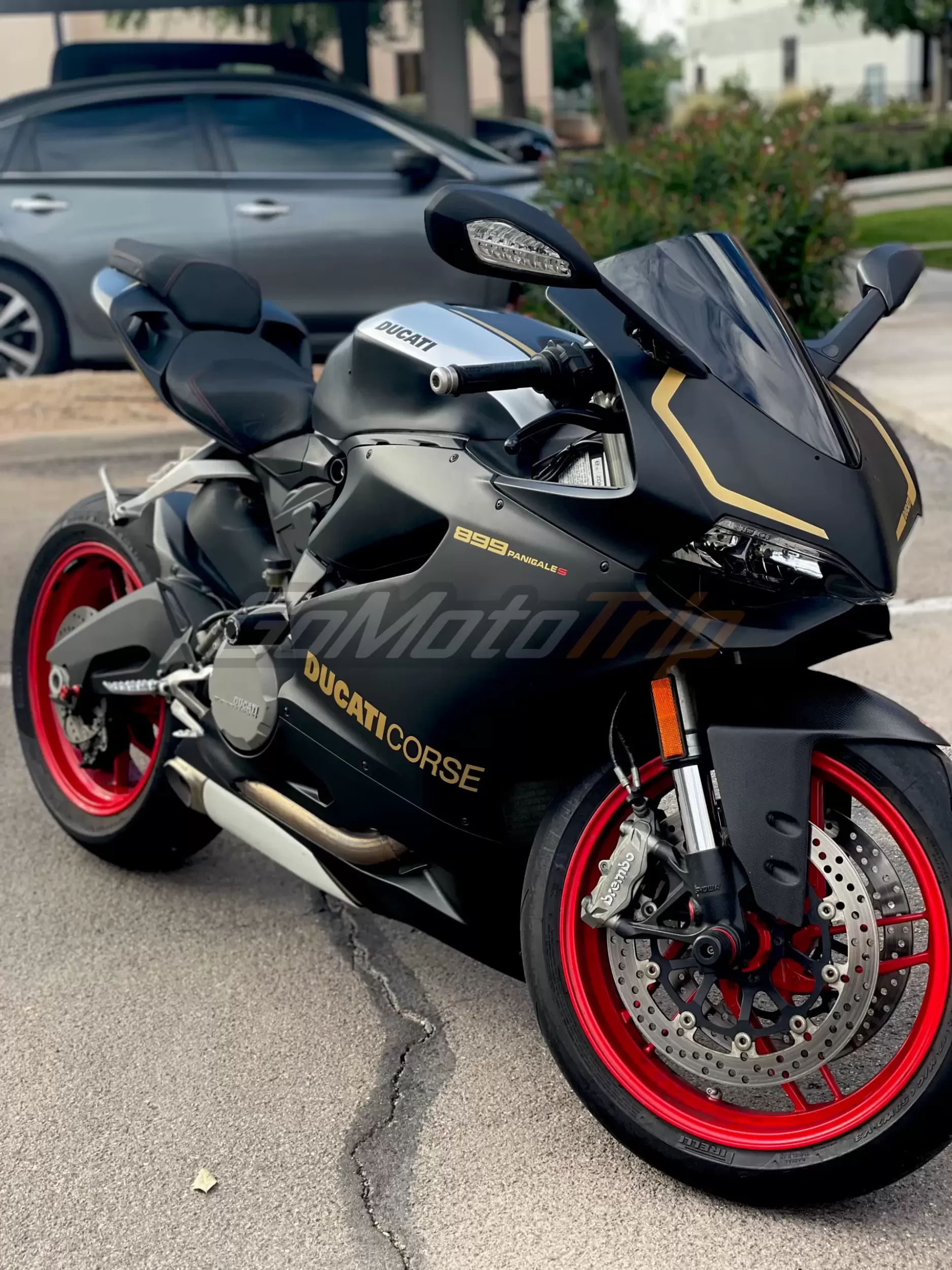 Rider-Review-131499-Bradley-Ducati-899-PANIGALE-S-Black-Fairing-2-scaled-scaled