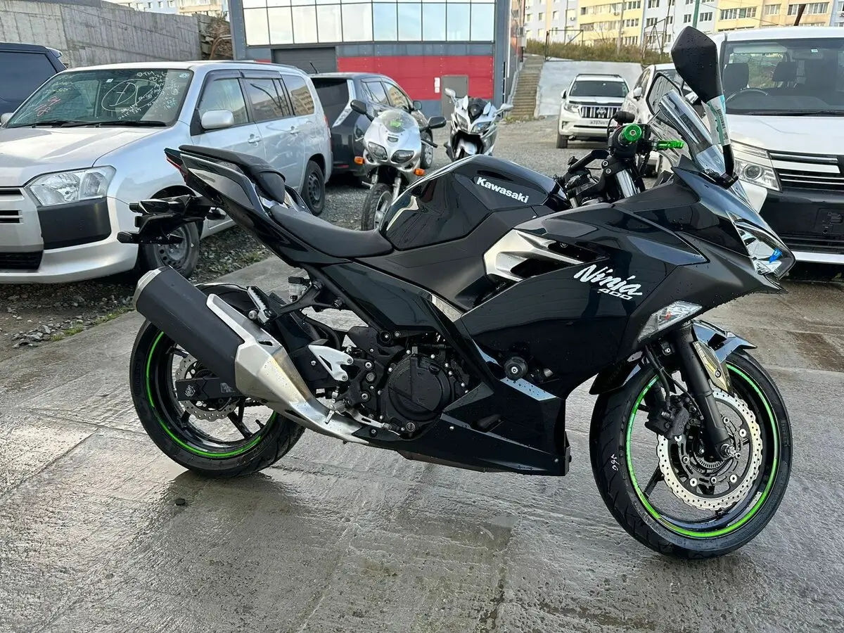 Kawasaki Ninja 400 Glossy Black