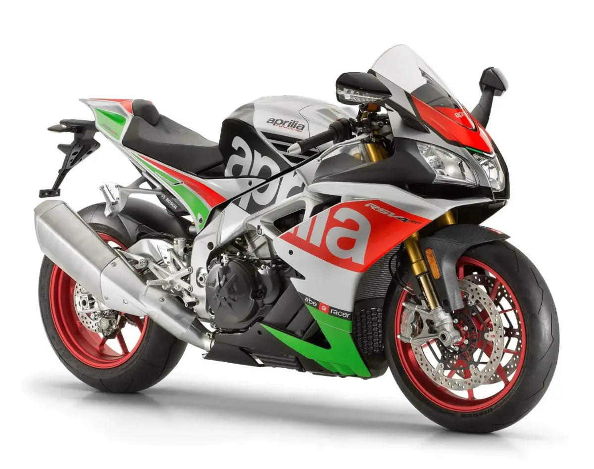 2017-Aprilia-RSV4-RF-2