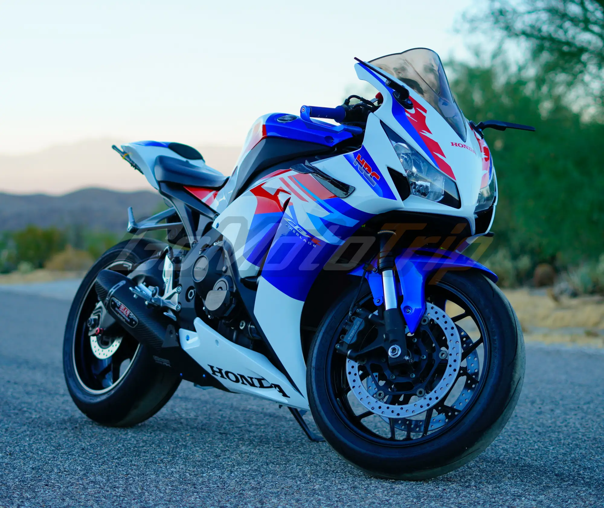 Rider Review 154619 Chris 2012 2016 Honda Cbr1000rr Fireblade 30th Anniversary Fairing