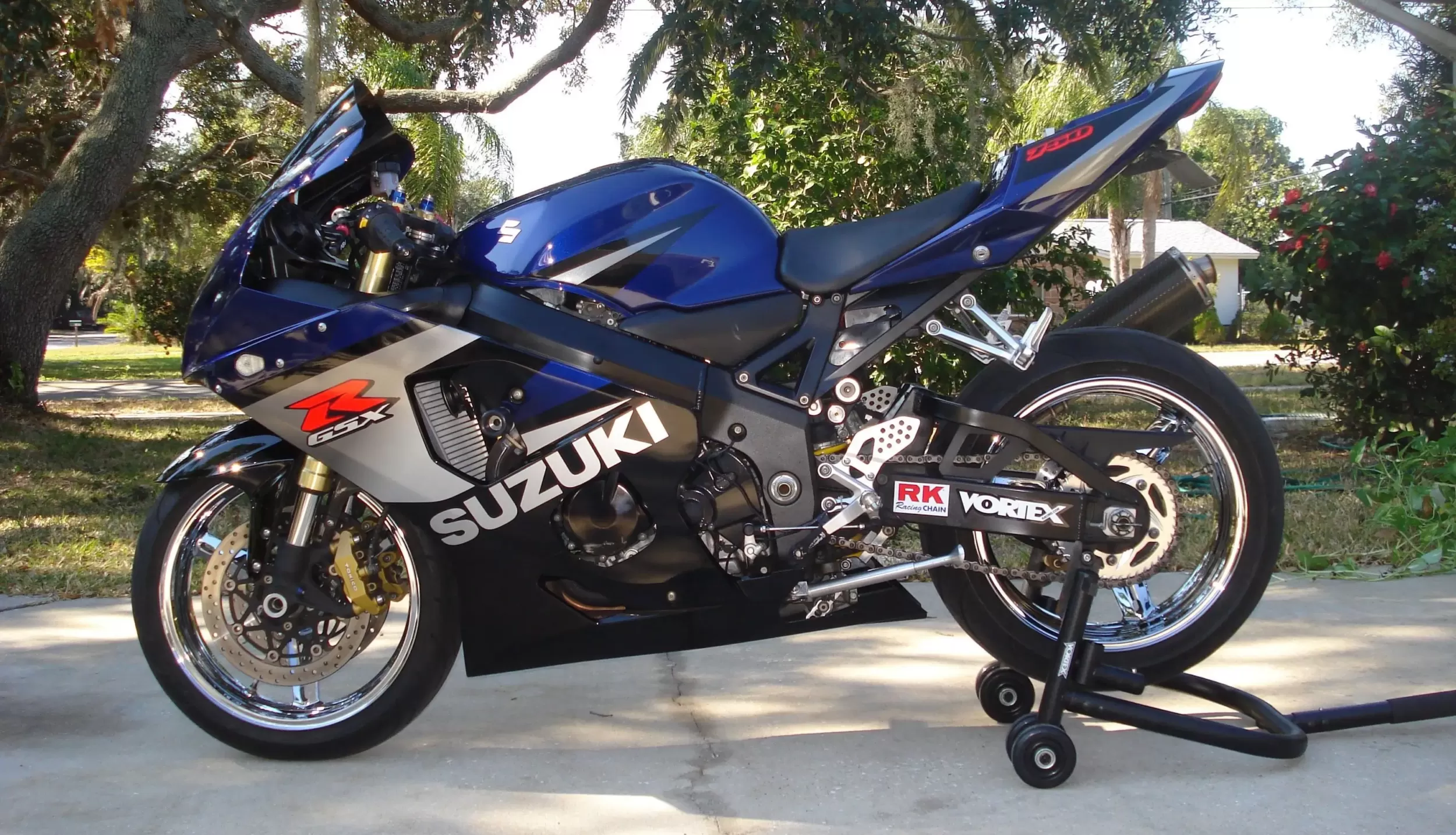 2005 Suzuki Gsx R750 Fairing 0