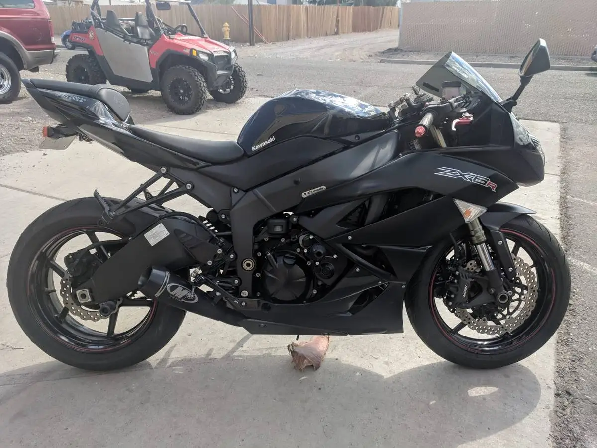 2012 Kawasaki Ninja Zx 6r Black Fairing 10