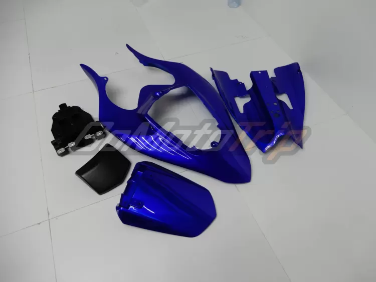 2006 Yamaha Yzf R1 Blue Fairing Edition 12