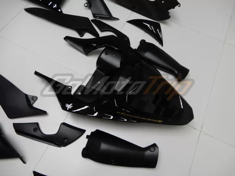 2009 2011 Yamaha Yzf R1 Black Fairing2 11