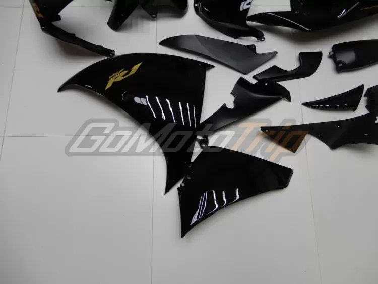 2009 2011 Yamaha Yzf R1 Black Fairing2 9