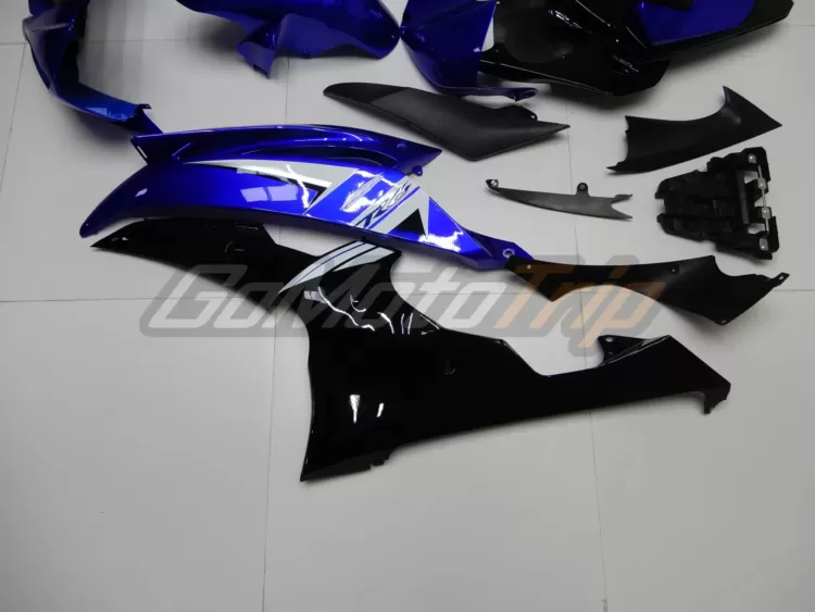2009 Yamaha Yzf R6 Blue Fairing Edition 10