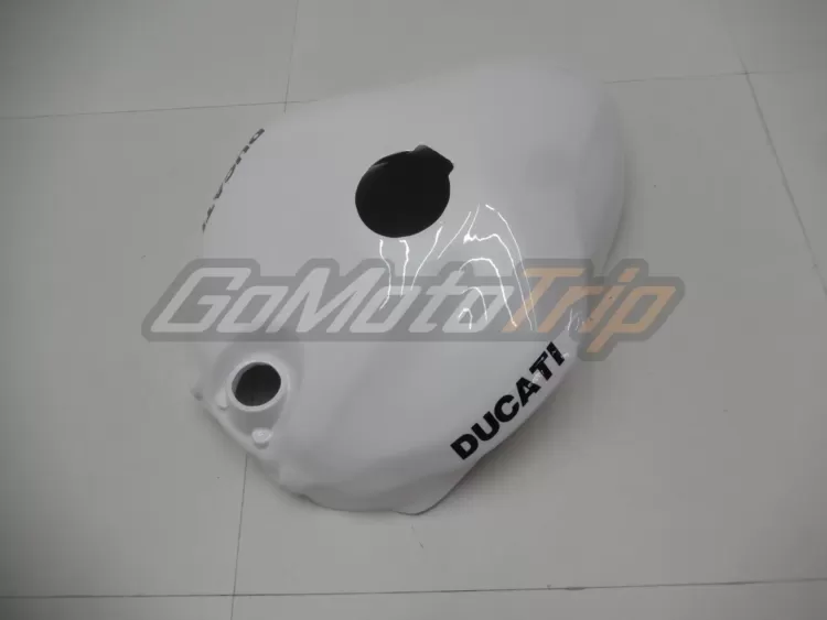 Ducati 1199 Panigale White Fairing 10