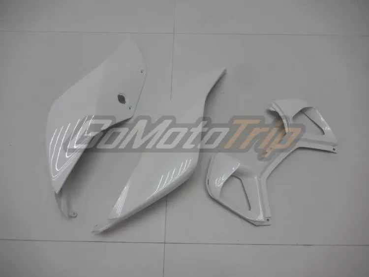 Ducati 1199 Panigale White Fairing 17