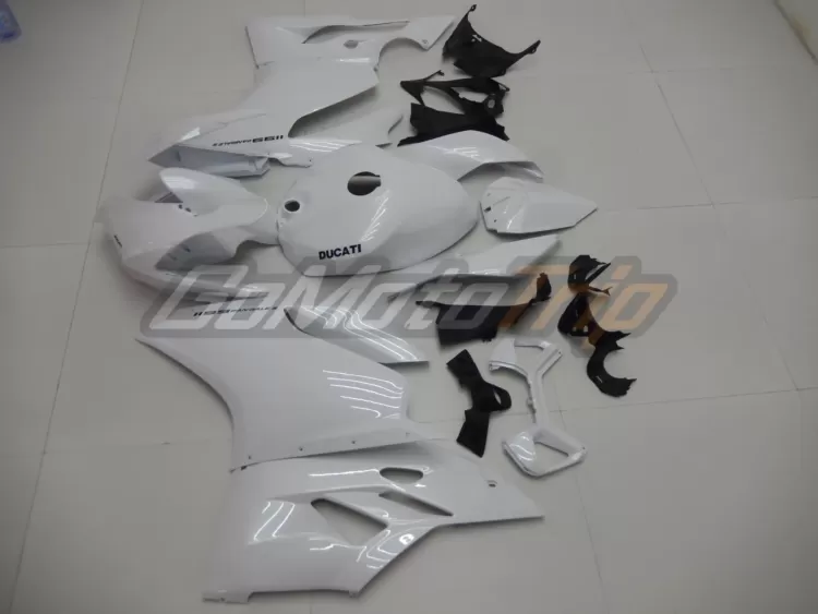 Ducati 1199 Panigale White Fairing 4