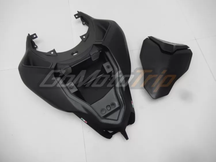 Ducati 848 Black Fairing 14