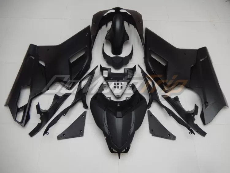 Ducati 848 Black Fairing 6