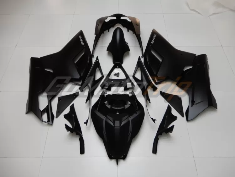 Ducati 848 Black Fairing2 6