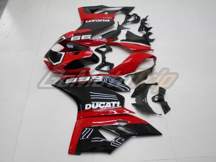 Ducati 899 Panigale Black Red Fairing 4