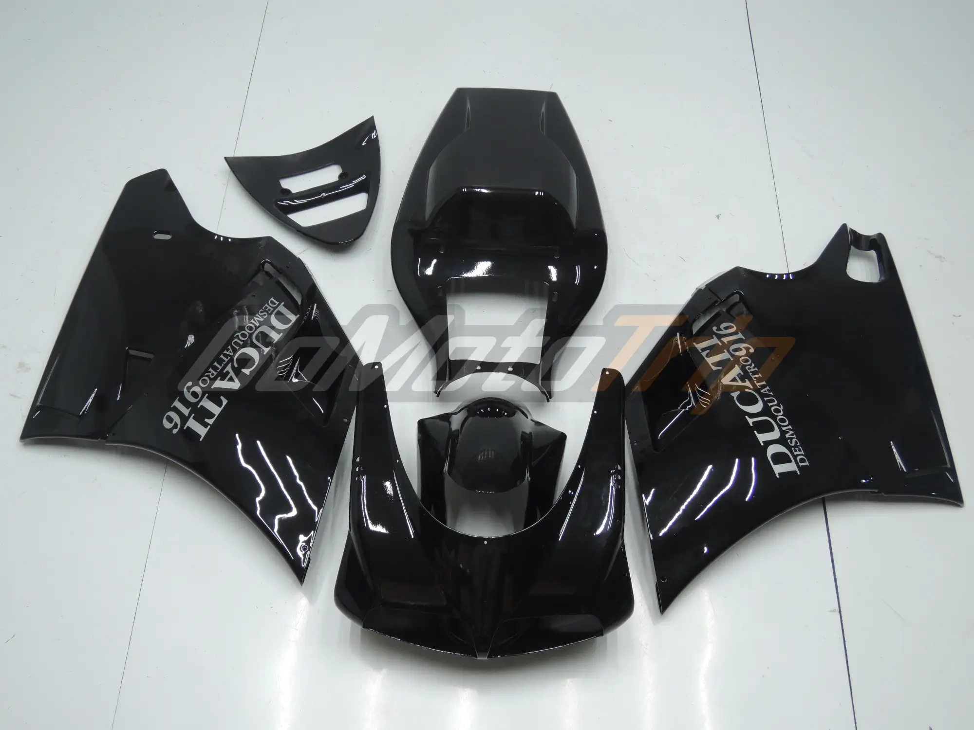 Ducati 916 Black Fairing 1
