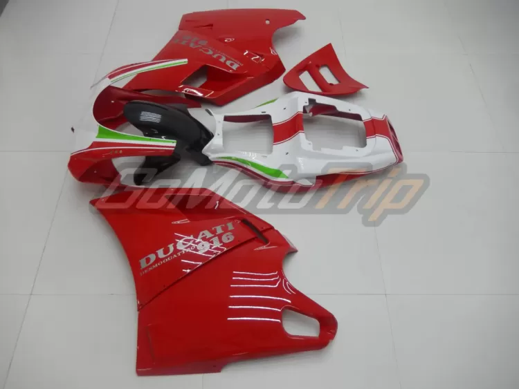 Ducati 916 Red Fairing2 4