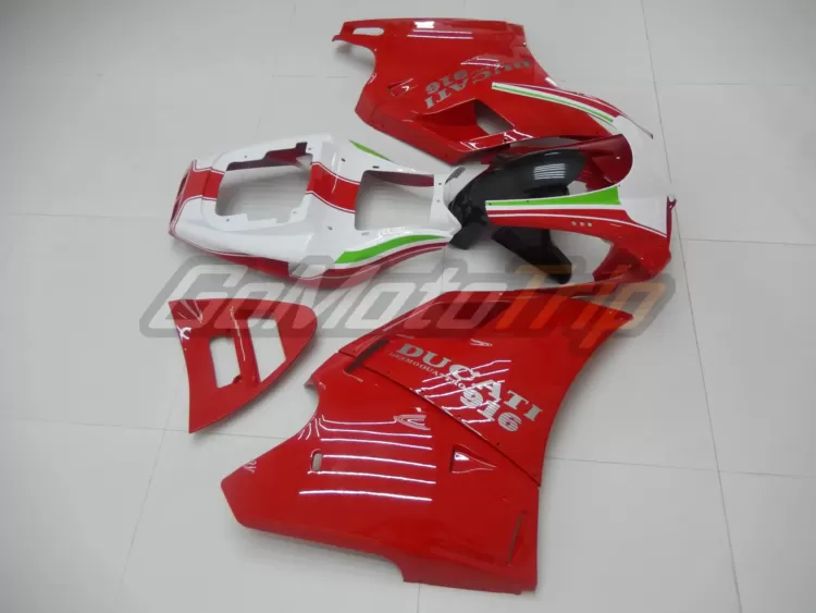 Ducati 916 Red Fairing2 5