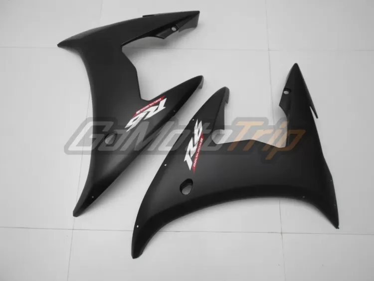 2003 2005 Yamaha Yzf R6 Black Fairing2 12