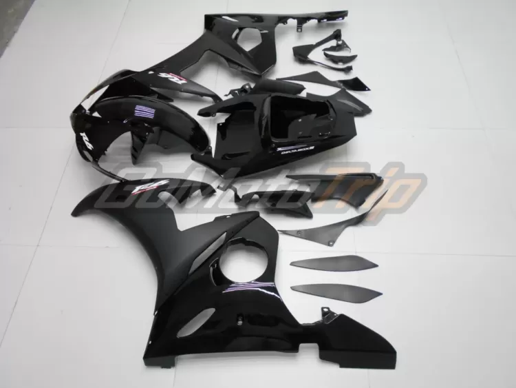 2003 2005 Yamaha Yzf R6 Black Fairing2 4