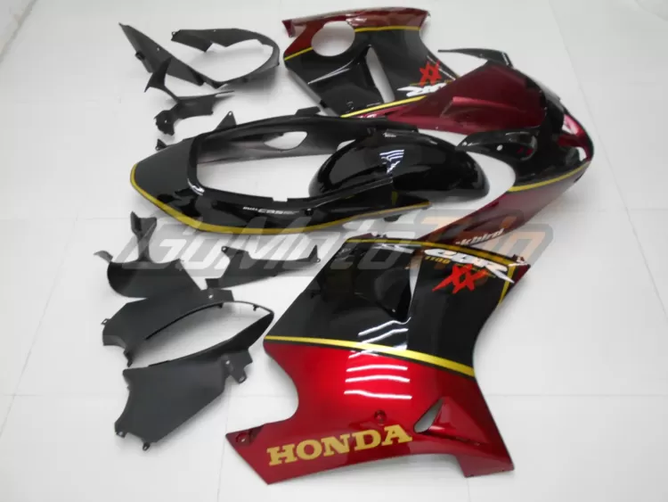 Cbr1100xx Blackbird Black Red Fairing2 5