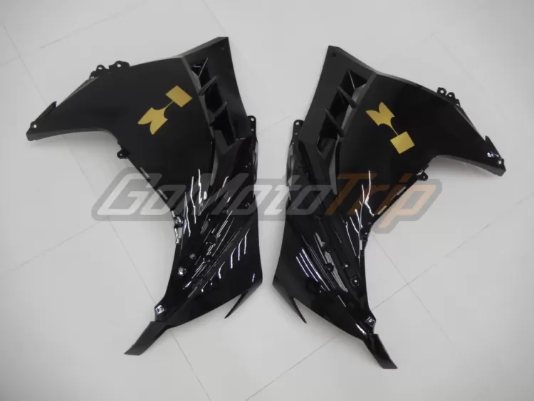 Ninja 300 Black Fairing2 11