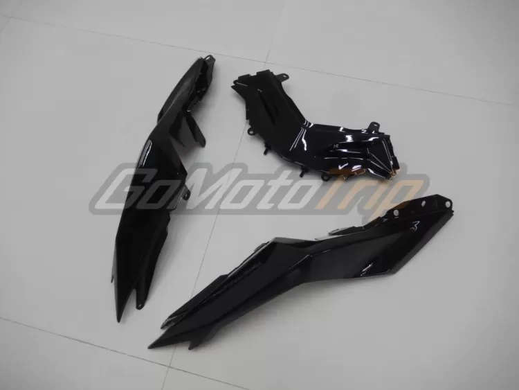 Ninja 300 Black Fairing2 13