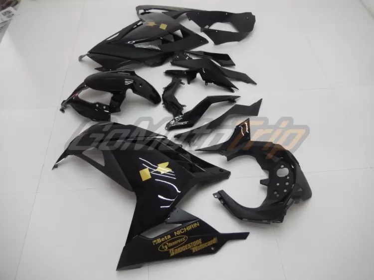 Ninja 300 Black Fairing2 4