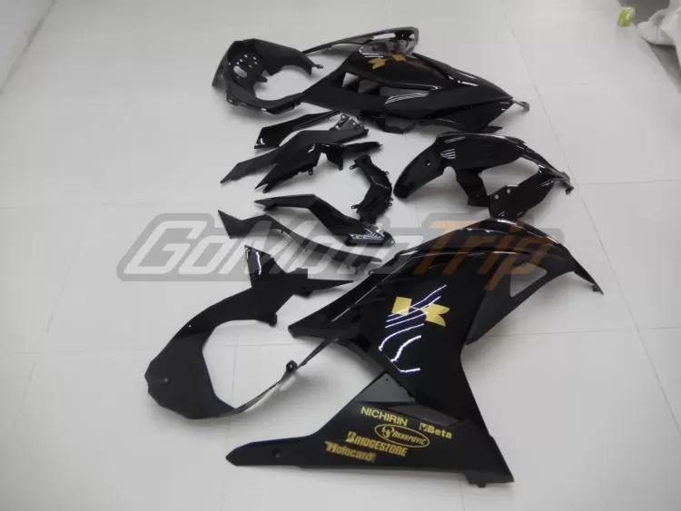 Ninja 300 Black Fairing2 5